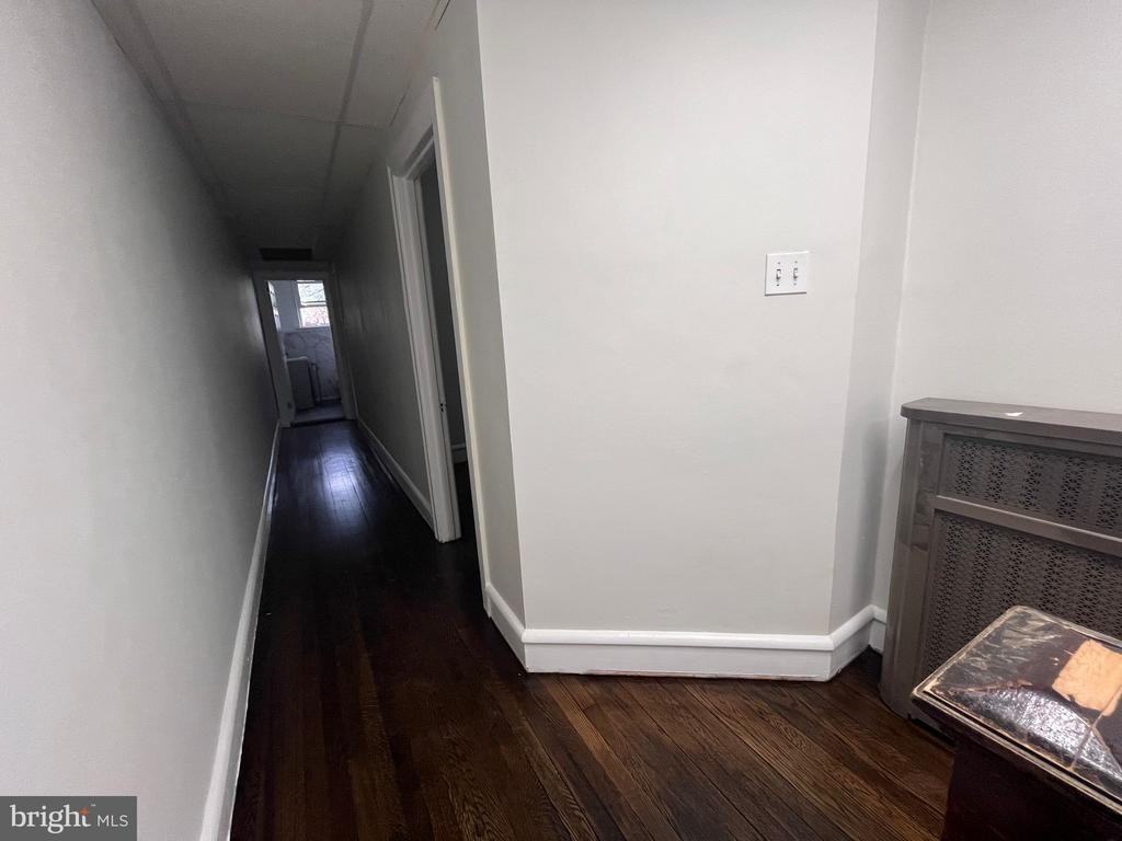 718B Maple Ave - Photo 3 of 9