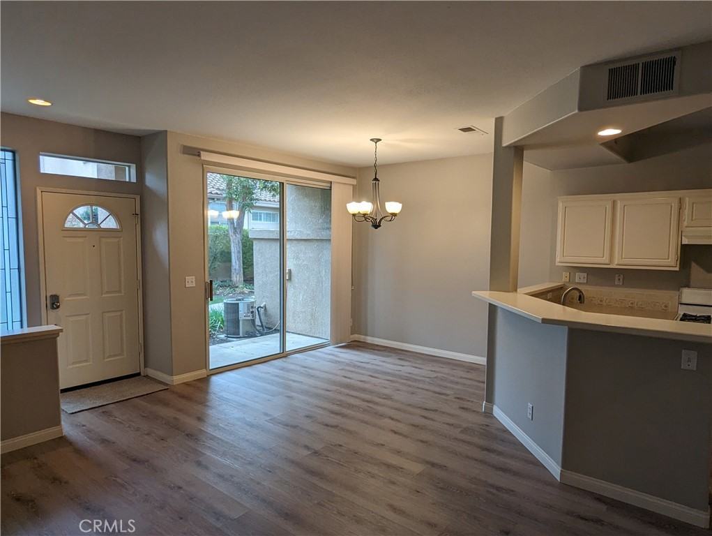 1137 S Positano Ave - Photo 2 of 14