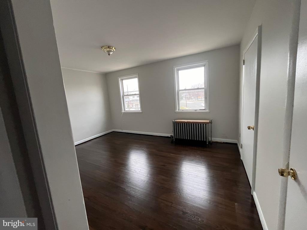 726B Maple Ave - Photo 2 of 10