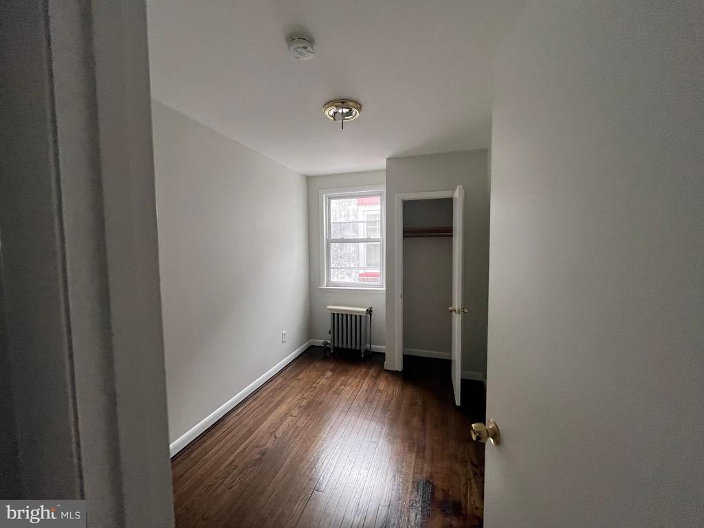 726B Maple Ave - Photo 3 of 10