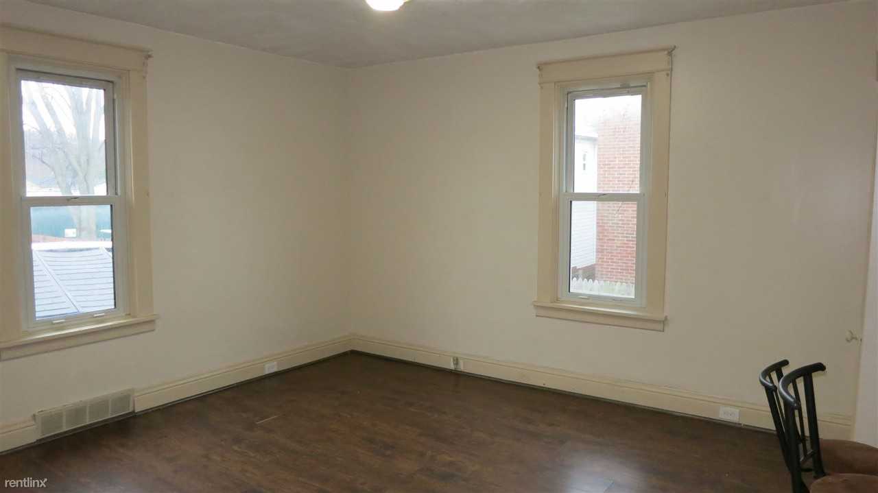 525 E Madison St - Photo 2 of 20