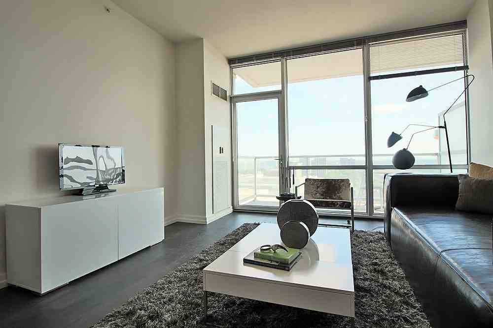 2138 S Indiana Ave #1-1 - Photo 3 of 23