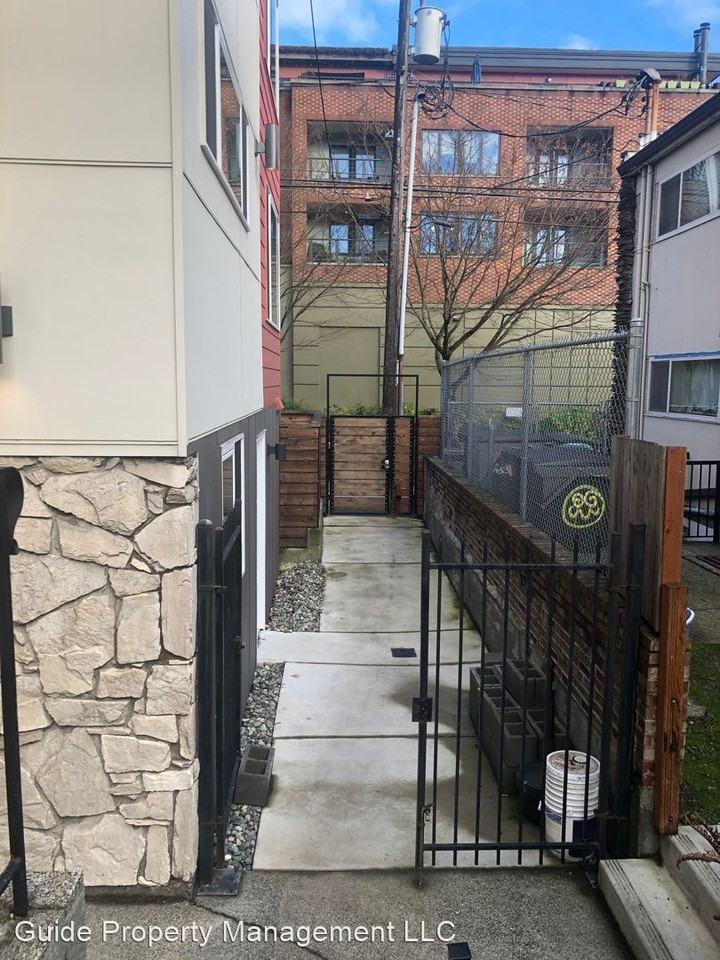 411 Harvard Ave East - Photo 3 of 30