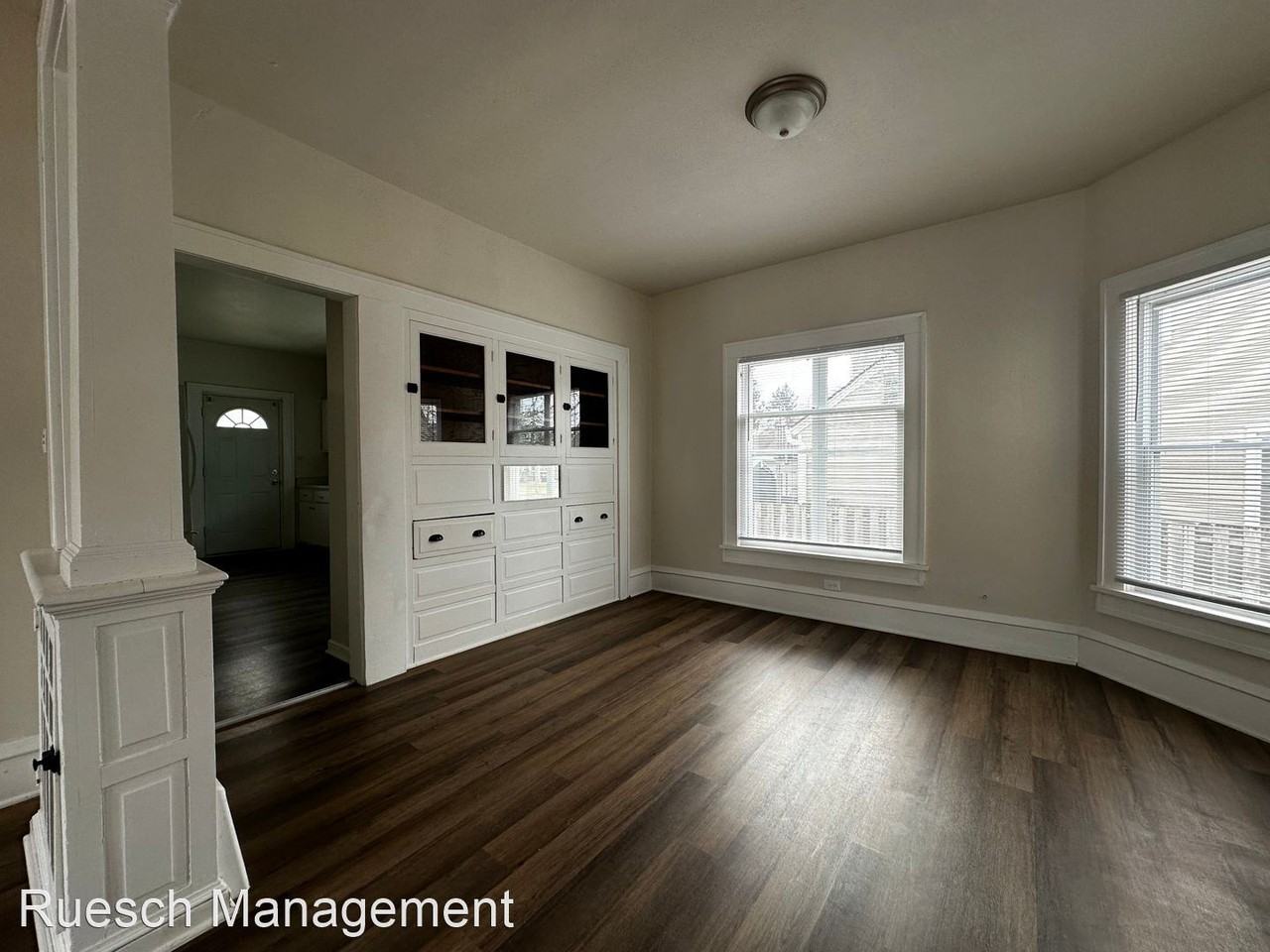 412 S Andrews St - Photo 3 of 23