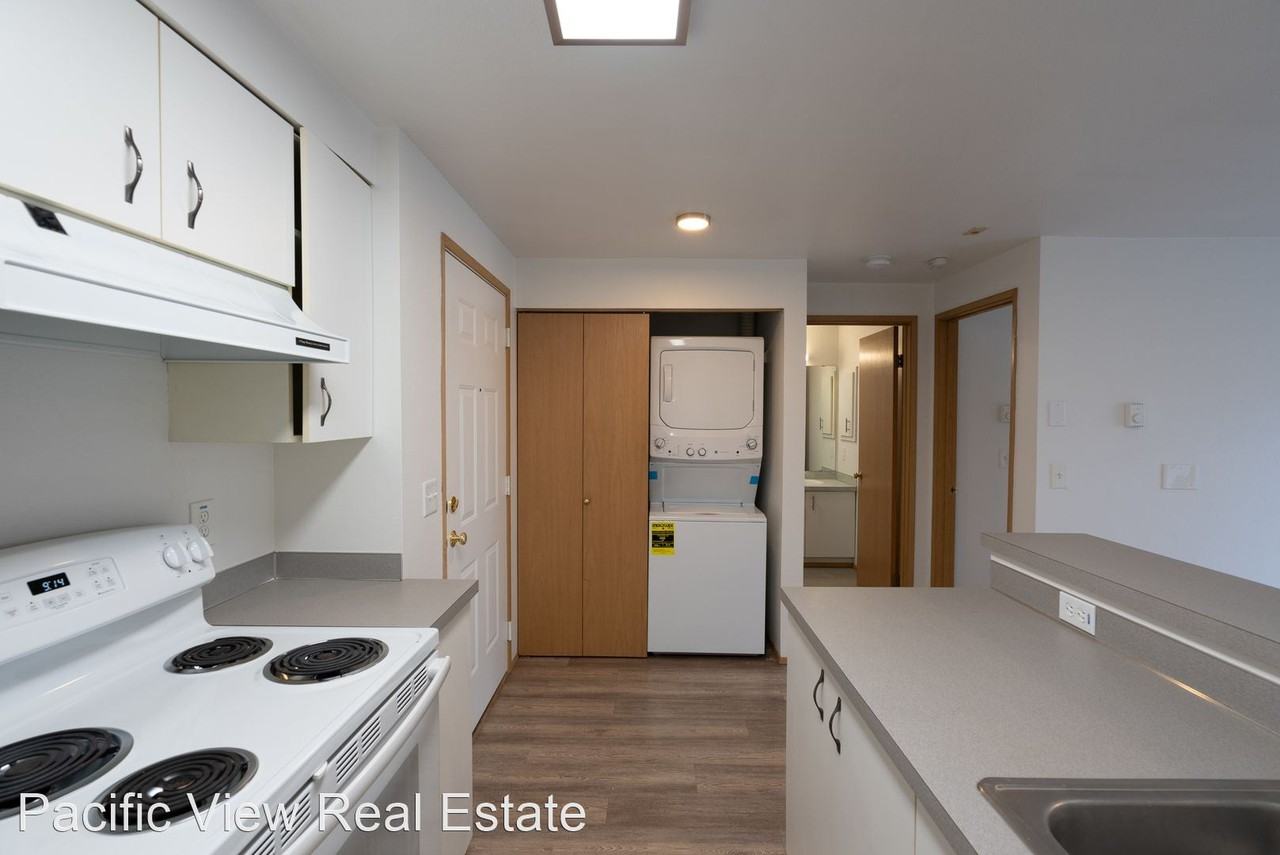 4464 Fremont Ave N - Photo 2 of 16