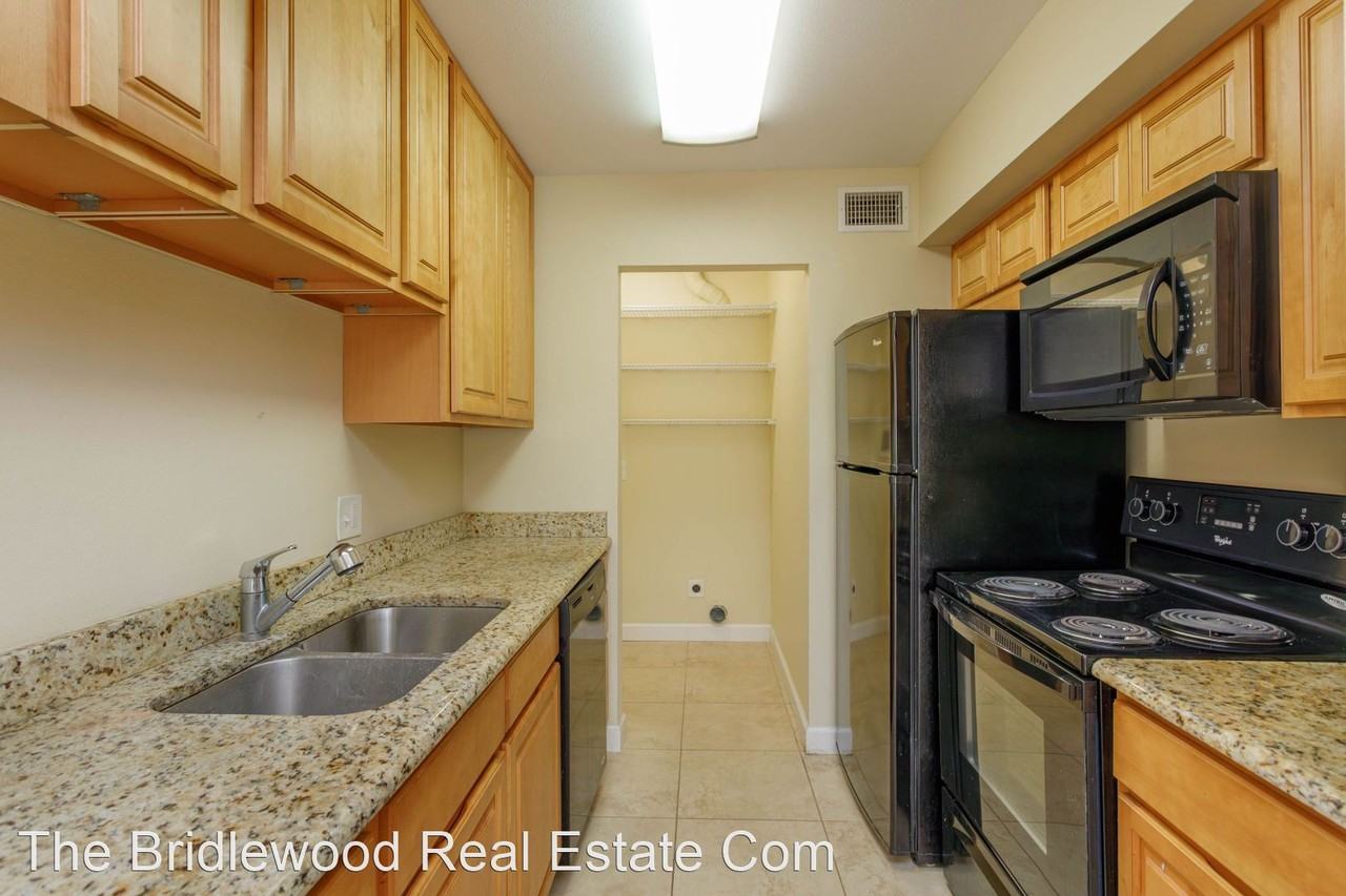 829 E Wildmere Ave - Photo 3 of 20