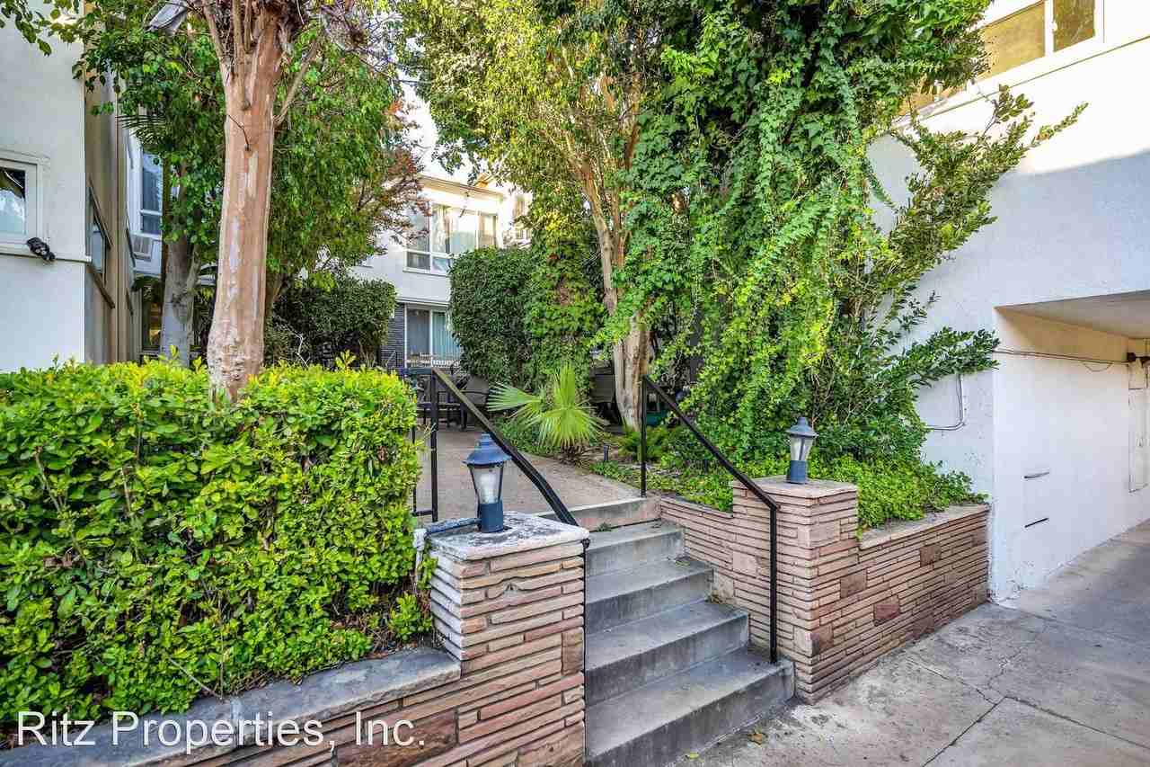 1226 N. Laurel Avenue - Photo 2 of 10