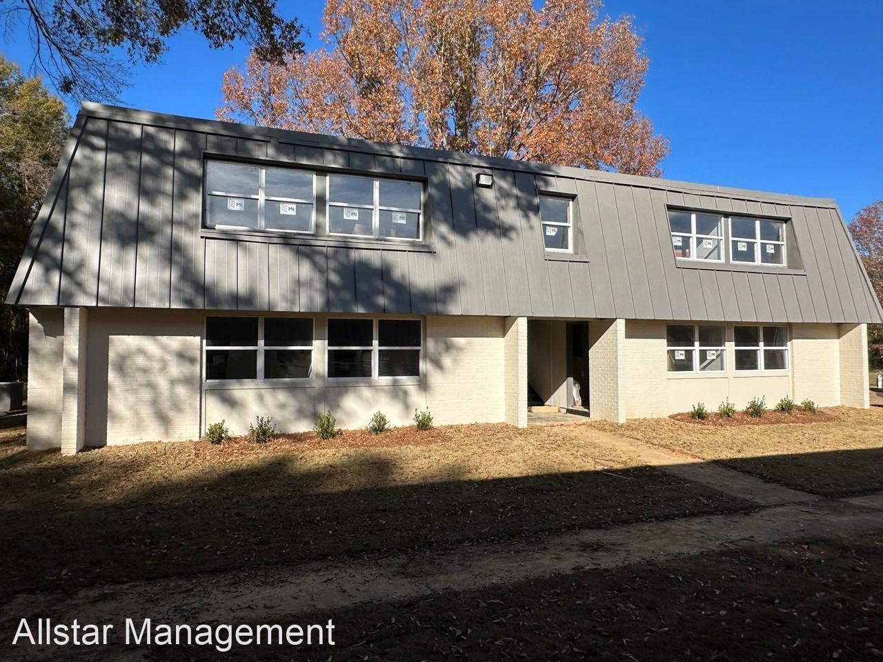 433 Meadowlark Drive - Photo 3 of 8