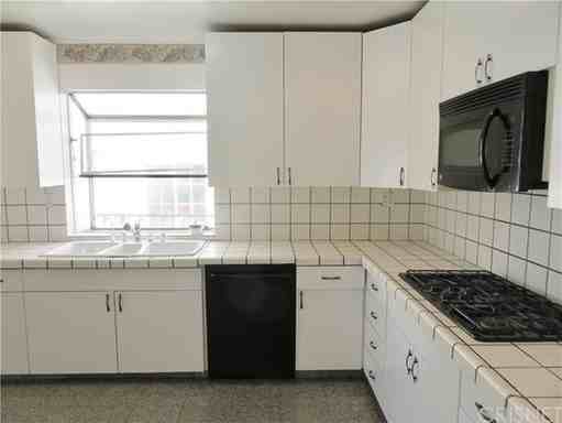 15129 Hesby St - Photo 3 of 4