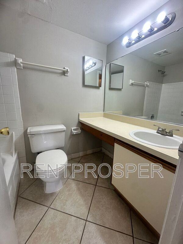 4207 Semoran Boulevard #9 - Photo 7 of 21