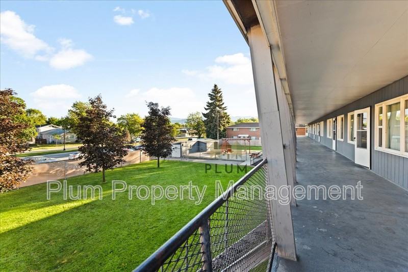 1024 Stephens Ave #13 - Photo 2 of 19