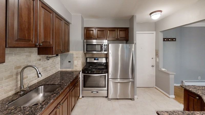 1253 Island Dr - Photo 2 of 15