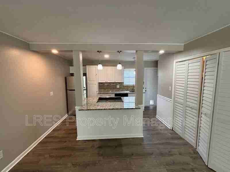 517 Carambola Ave - Photo 5 of 24