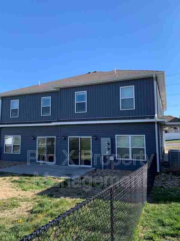 1913W W 26th St - Photo 2 of 2