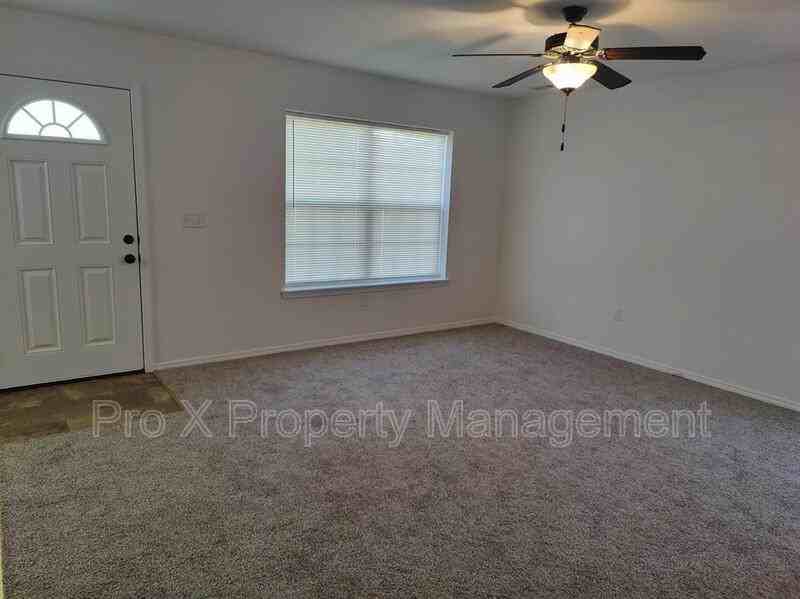 2409 S Connor Ave - Photo 3 of 8