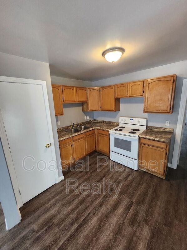 2524 19th St S - Photo 3 of 21