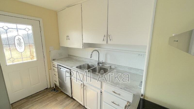 317 Pelly Ave N - Photo 4 of 14