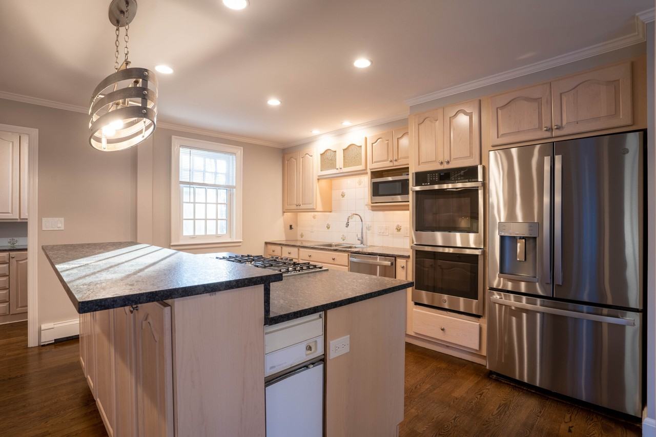 40 Puddingstone Ln - Photo 5 of 47