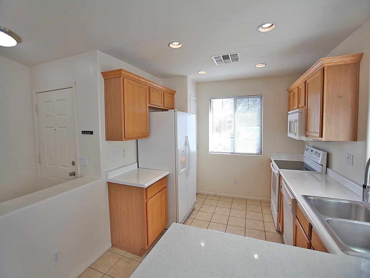 25754 W Siesta Way - Photo 3 of 15