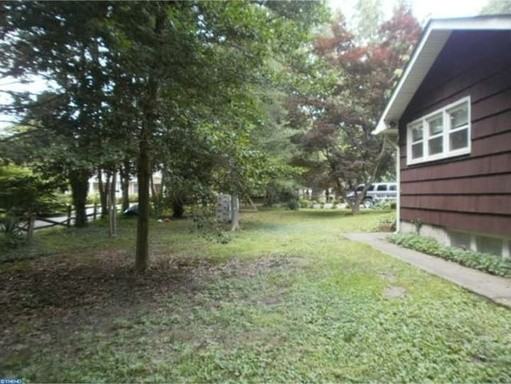 46 Manor Dr - Photo 2 of 17