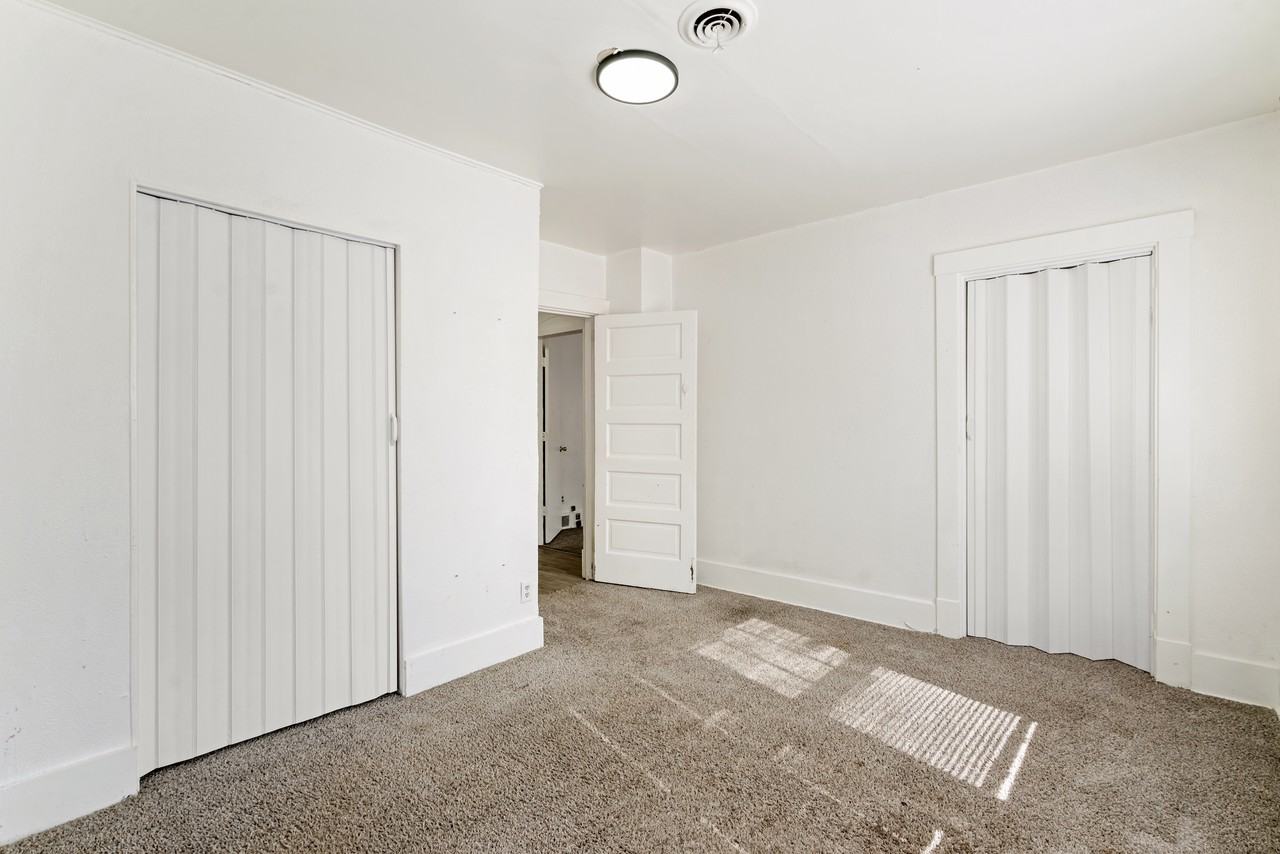 1506 Broadway Ave - Photo 3 of 17