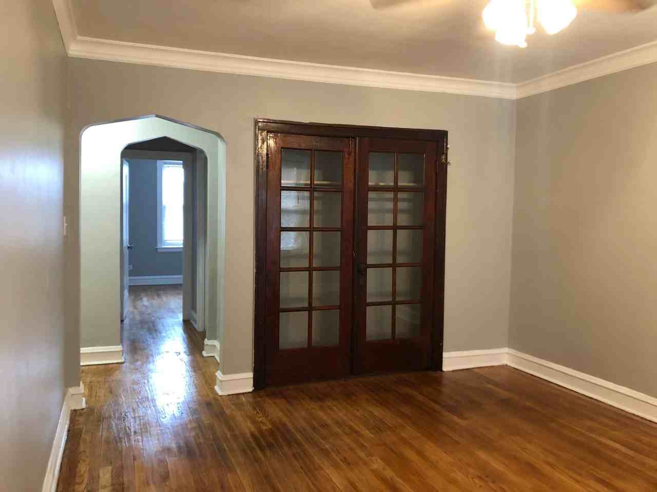 5600 S Francisco Ave - Photo 2 of 7