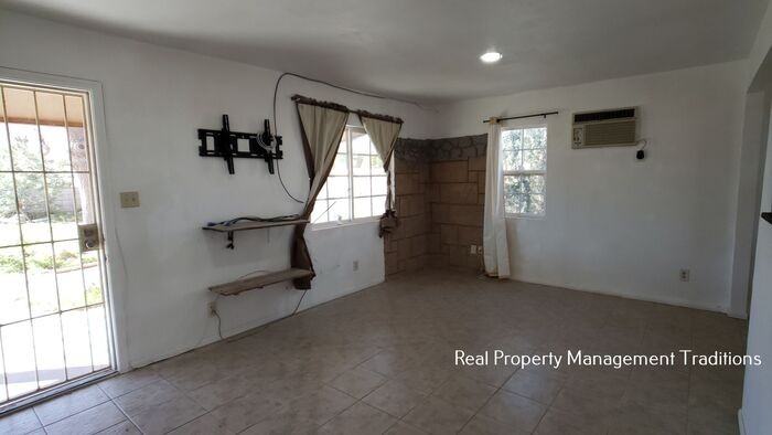 12521 E Avenue V10 - Photo 3 of 15