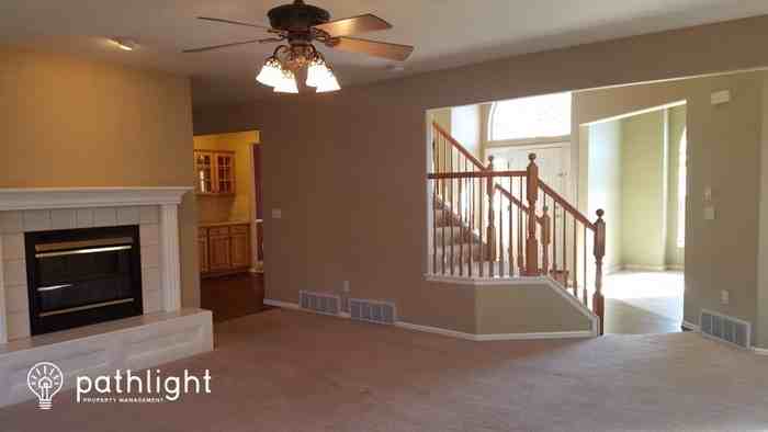 12640 Rockbridge Cir - Photo 3 of 20