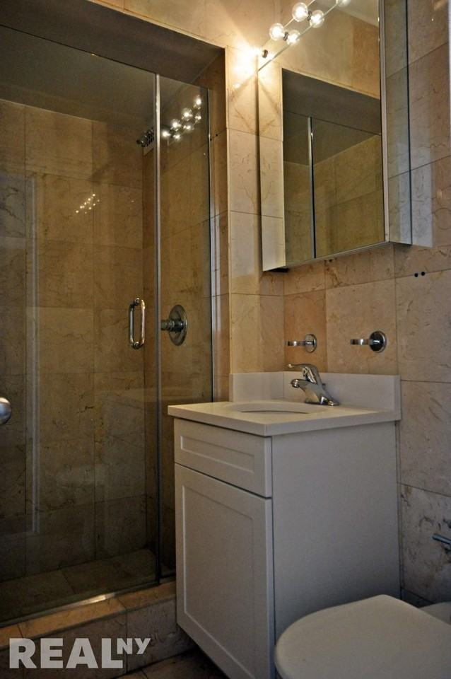 E 79th St #8F - Photo 4 of 5