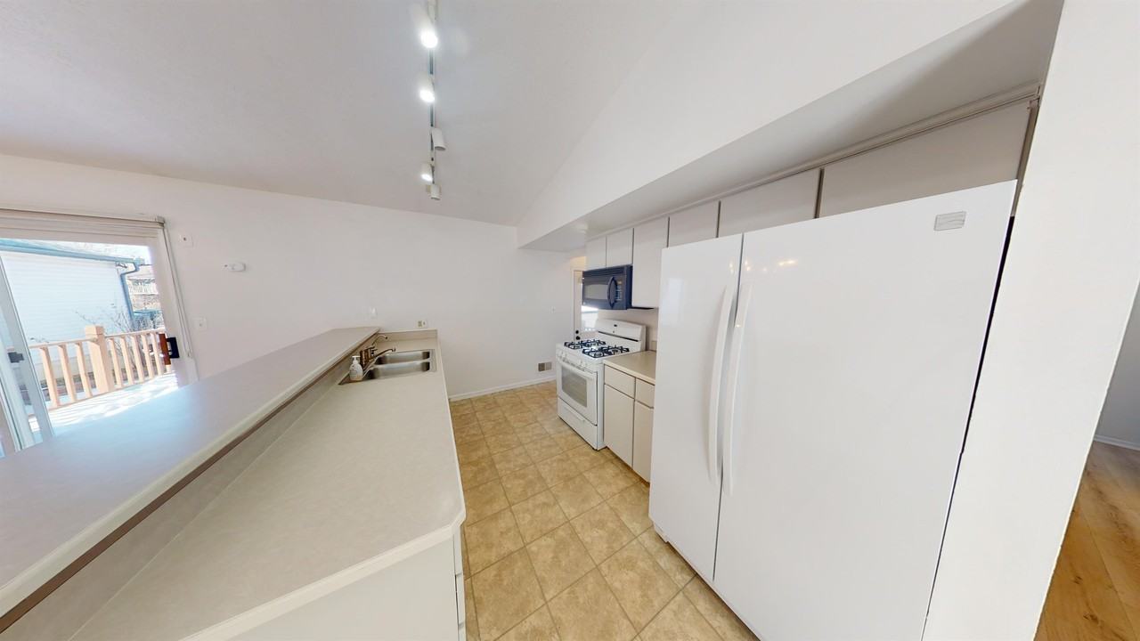 1785 Northbrook Dr - Photo 3 of 11