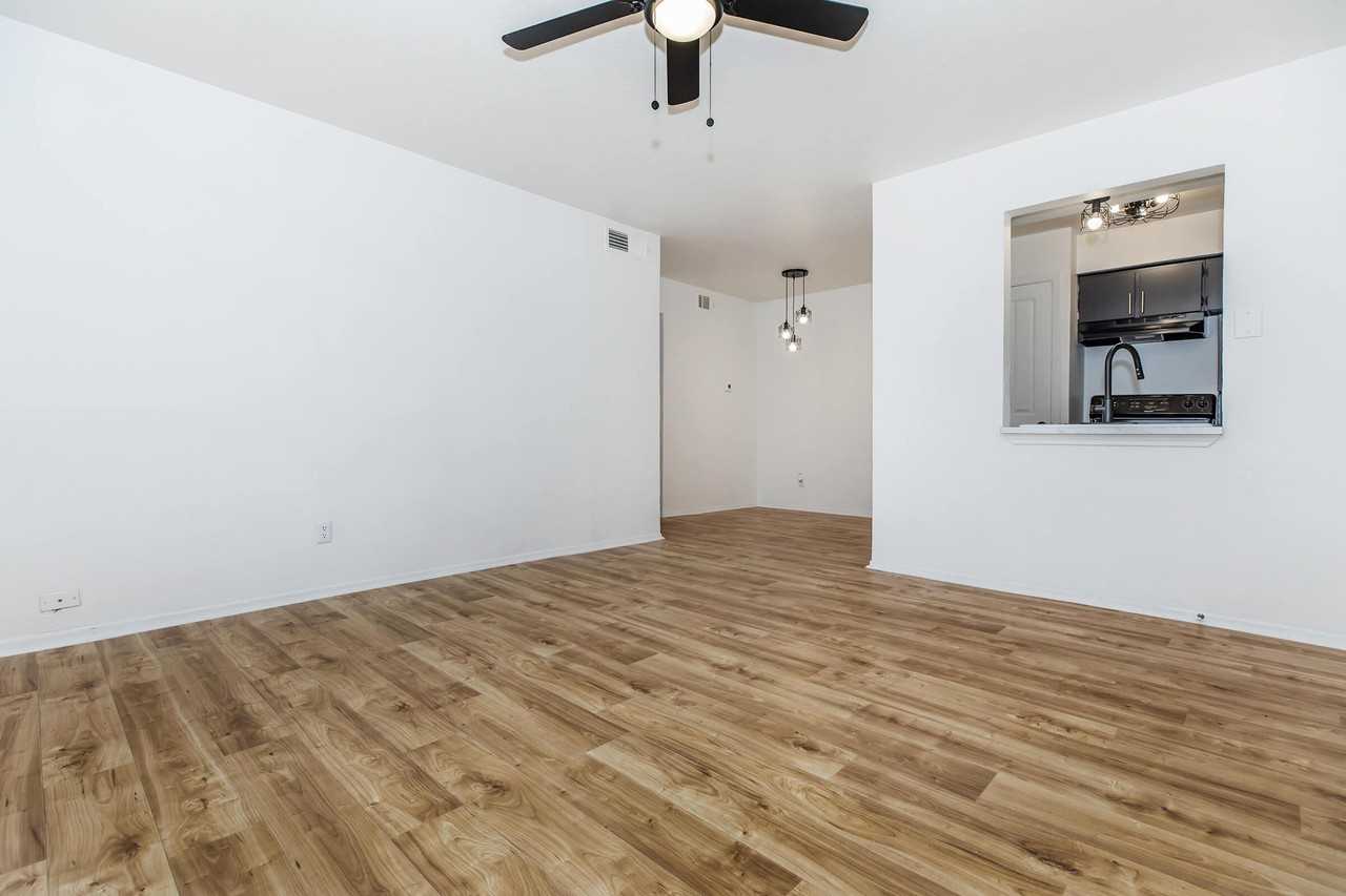 Casa Hills at Dallas West Apartments 4105 S Cockrell Hill Rd, Dallas