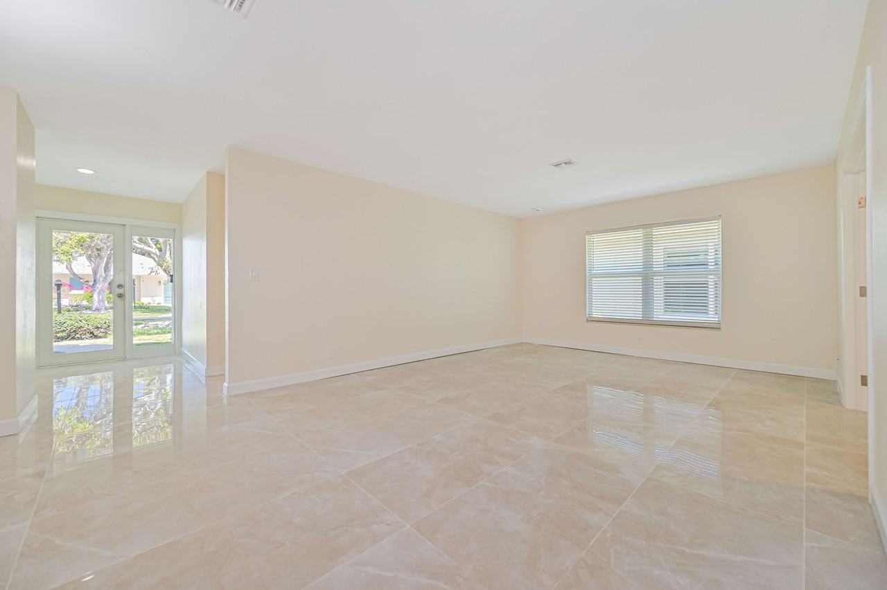9 Rivard Rd - Photo 4 of 22