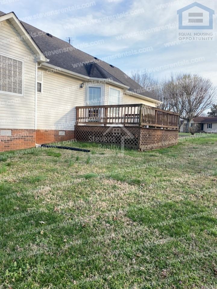 157 Donavon Dr - Photo 3 of 13