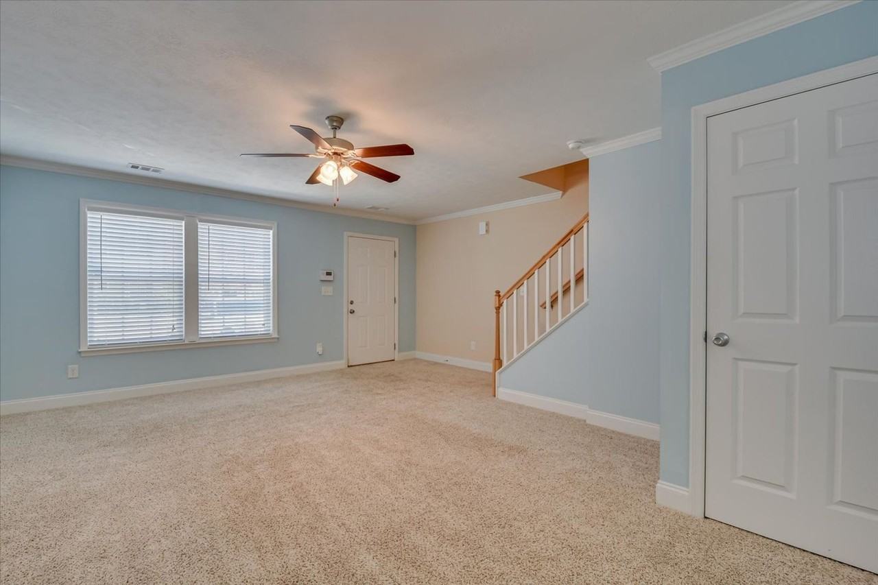 150 Village Run - Photo 5 of 30