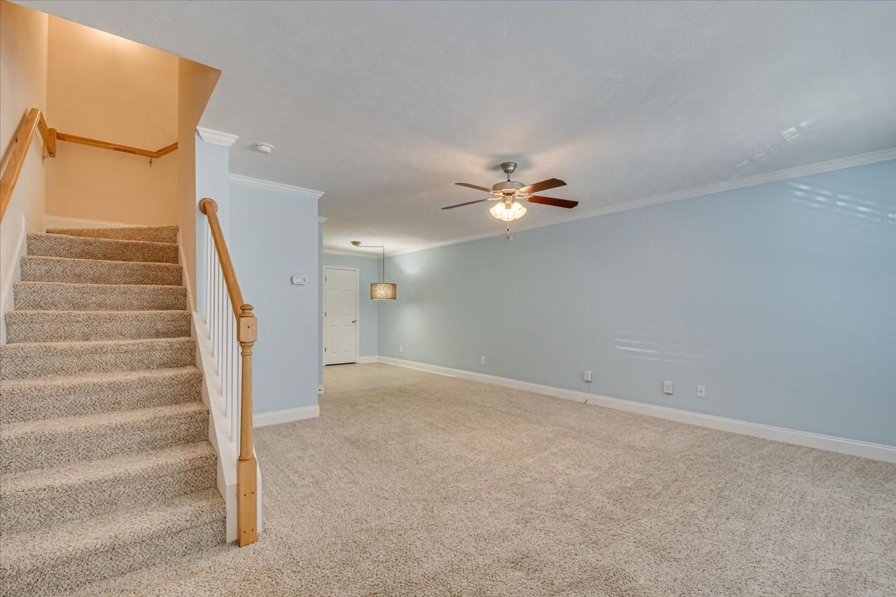 150 Village Run - Photo 6 of 30