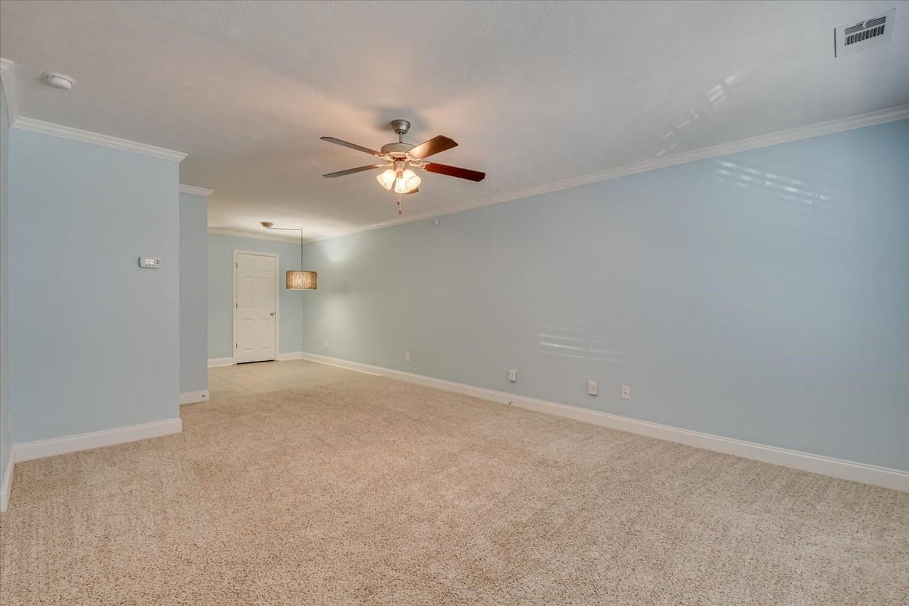 150 Village Run - Photo 7 of 30