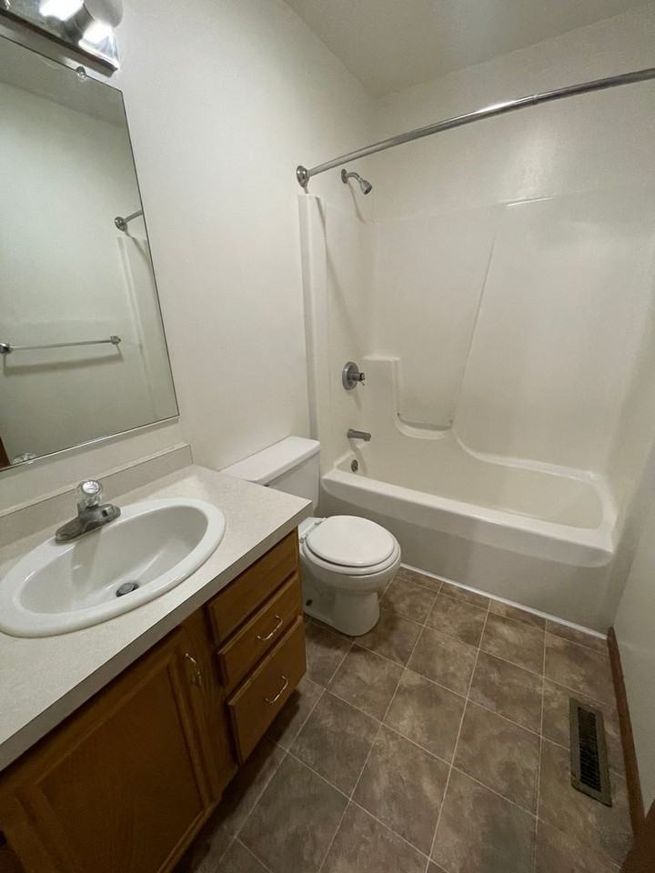 130 Watertower Ct - Photo 4 of 9