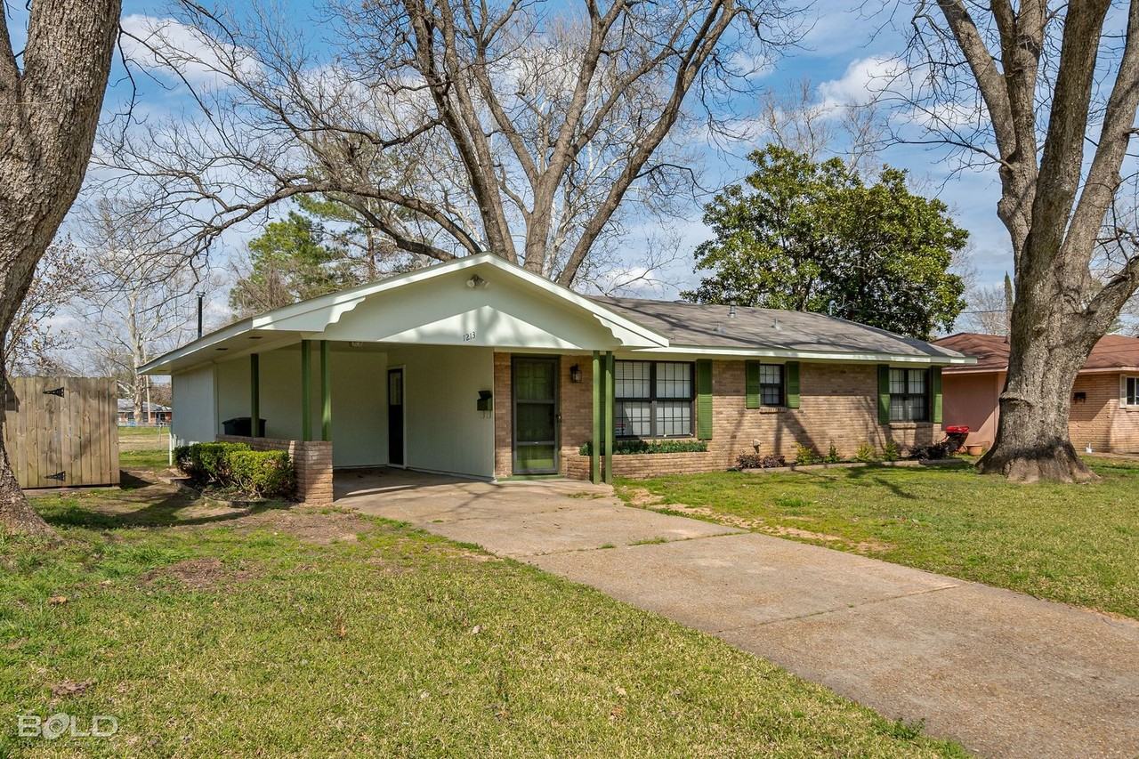 1213 Jane Ln - Photo 2 of 15