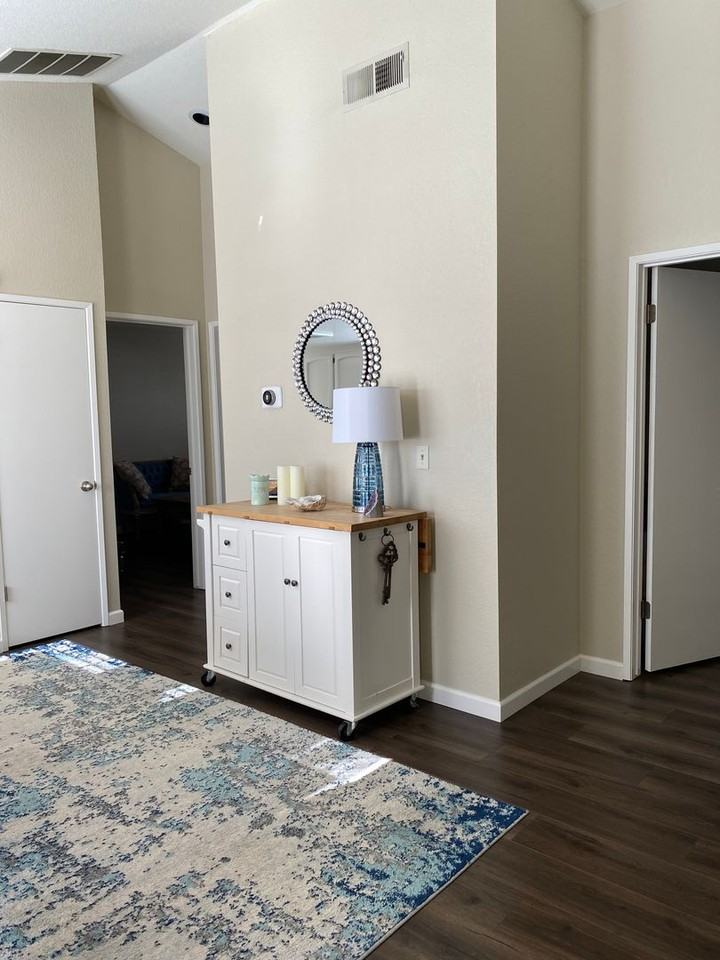 3043 Badger Dr - Photo 3 of 28
