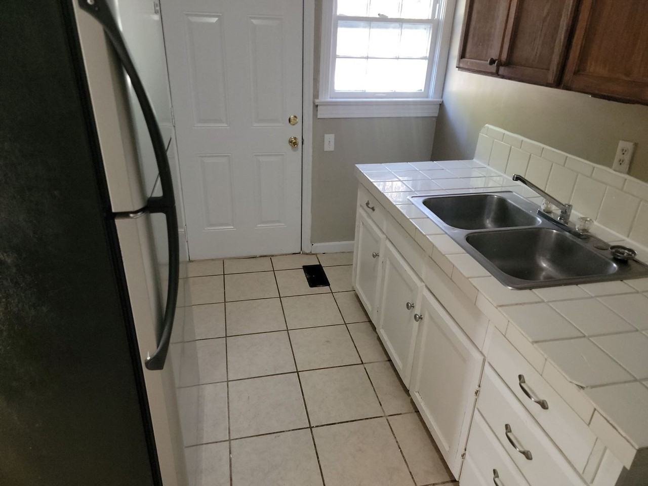 4423 Bryan Ave - Photo 2 of 4