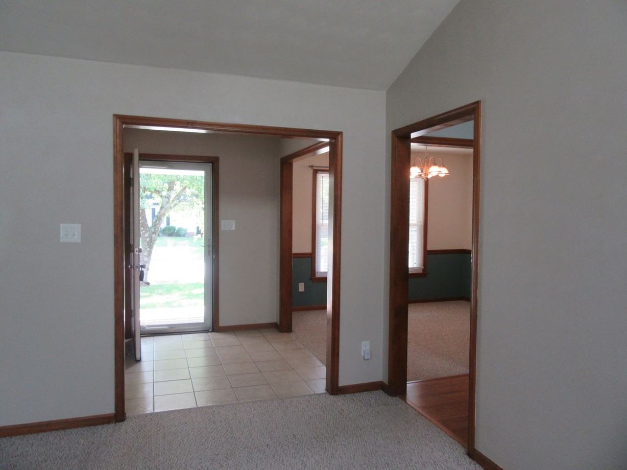 2400 Broadnax Cir - Photo 5 of 25