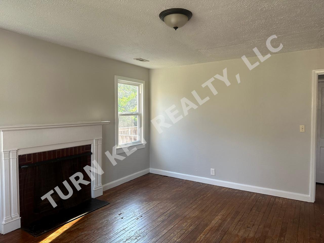 133 Mountain View Rd - Photo 3 of 17