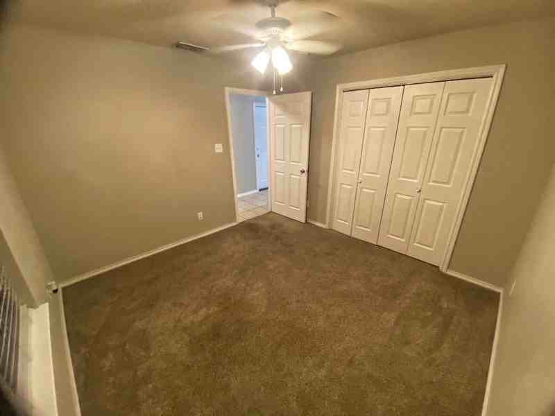 327 South Water Lane - Photo 4 of 11