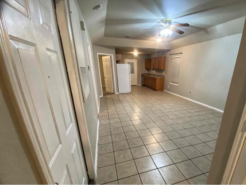 327 South Water Lane - Photo 5 of 11