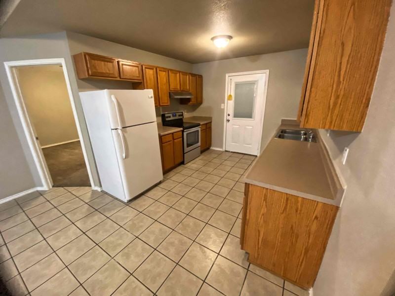 327 South Water Lane - Photo 7 of 11