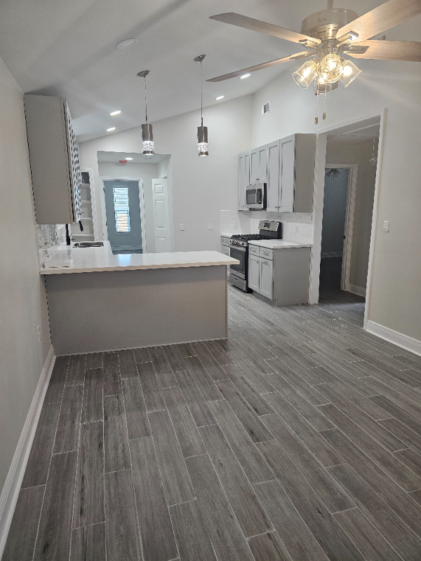 1417 Benton St - Photo 3 of 12