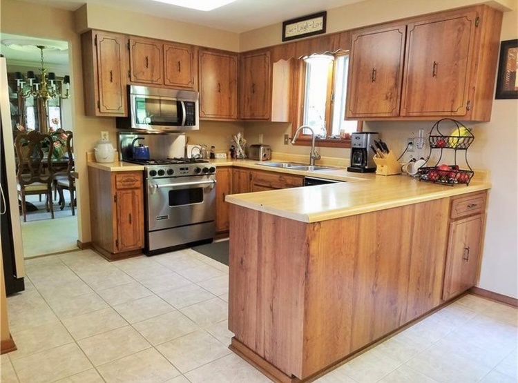 650 Ray Dr - Photo 2 of 10