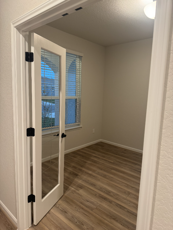 8242 Sunrise Gln - Photo 7 of 42