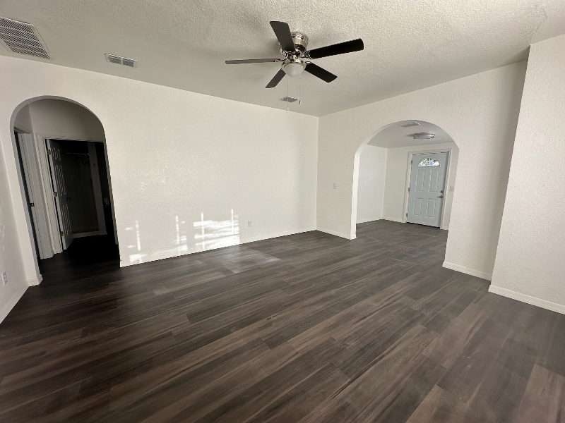 110 Forest St - Photo 3 of 12