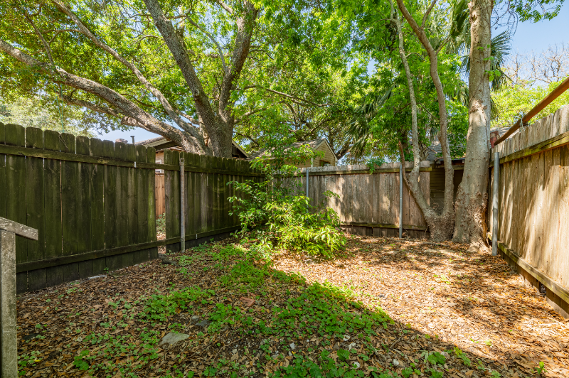 629 S Alexander St #629 - Photo 2 of 10